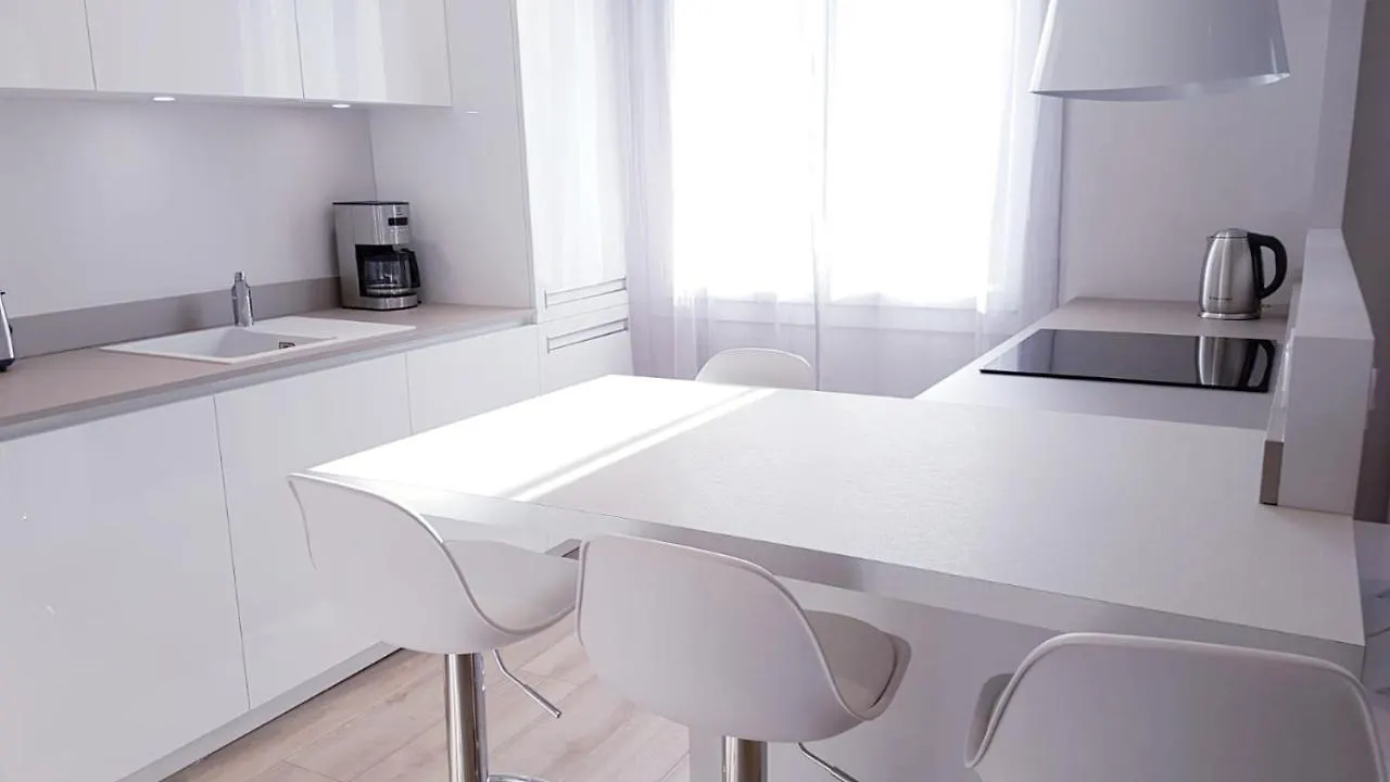 Le White Cosy A 5 Minutes Du Lac Avec Parking Privatif Gratuit Annecy Apartment