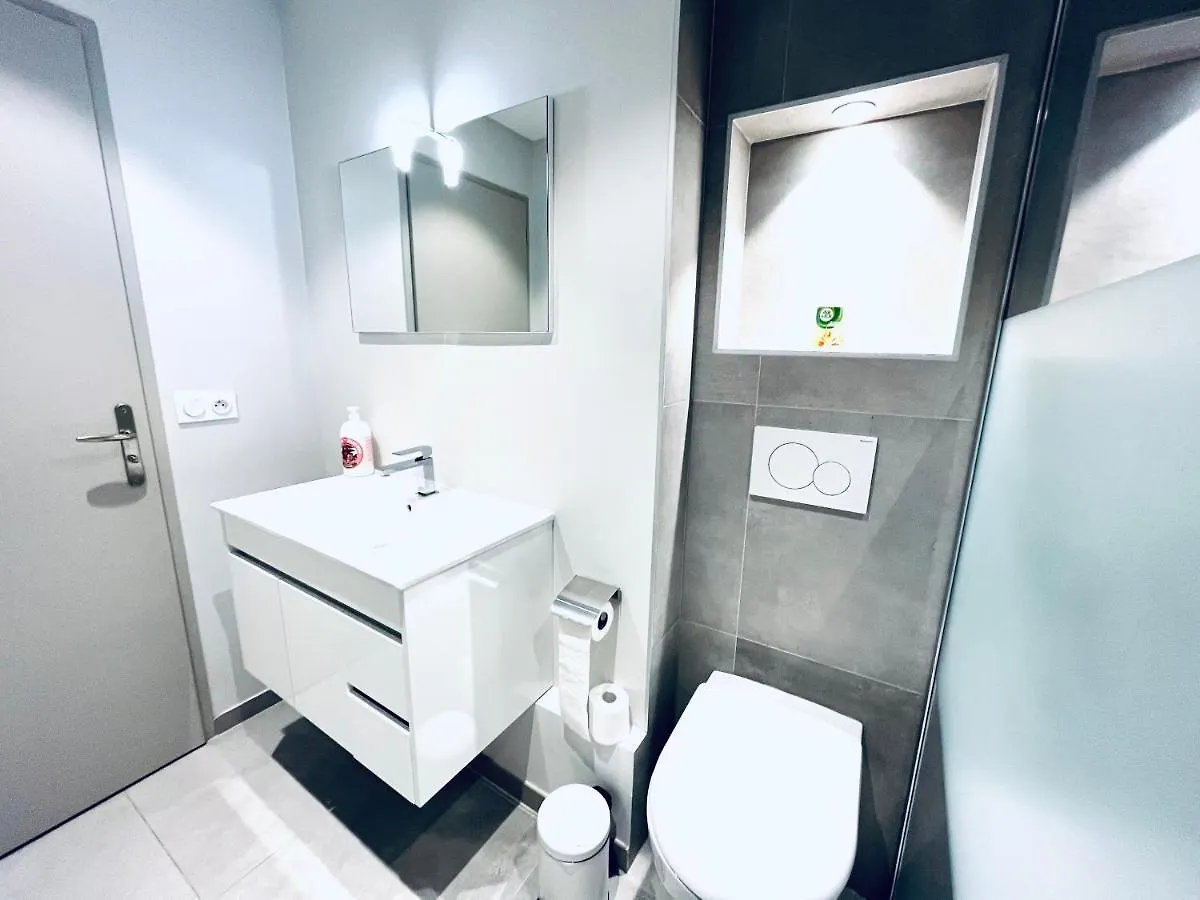 Le White Cosy A 5 Minutes Du Lac Avec Parking Privatif Gratuit Annecy France